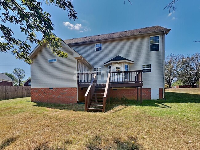 Building Photo - 427 Parrish Hill