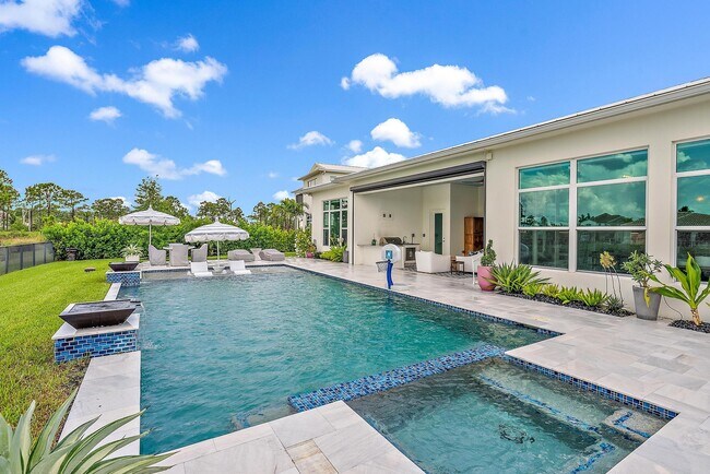 Building Photo - 8270 SE Pennock Trail