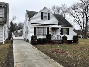 Building Photo - 18990 Raymond St