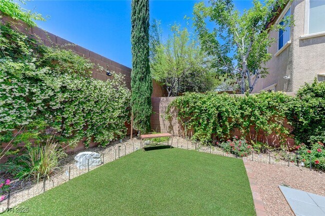 Building Photo - 937 Ambrosia Dr