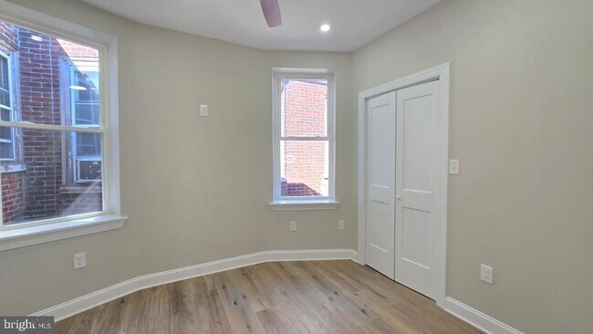 Building Photo - 1207 W Wyoming Ave