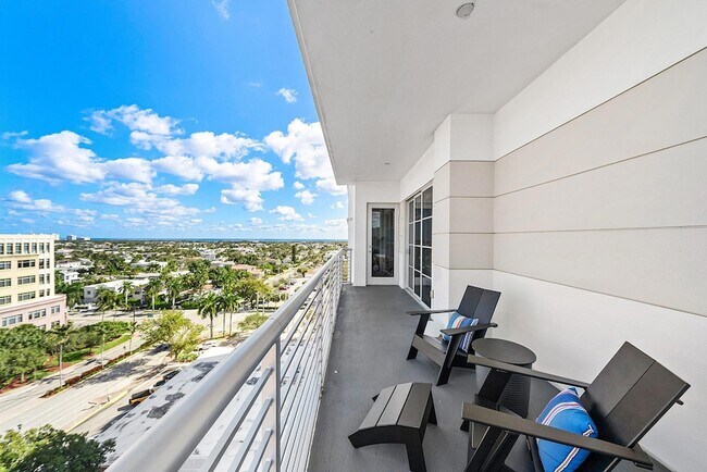 Building Photo - 155 E Boca Raton Rd