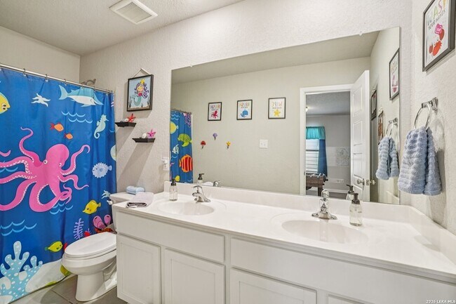 Building Photo - 633 Oleander Crk