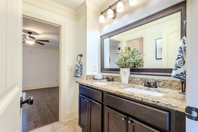 Building Photo - 203 Davis Mill Road