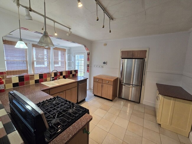 Building Photo - Oceanview 3 bedroom Cottage