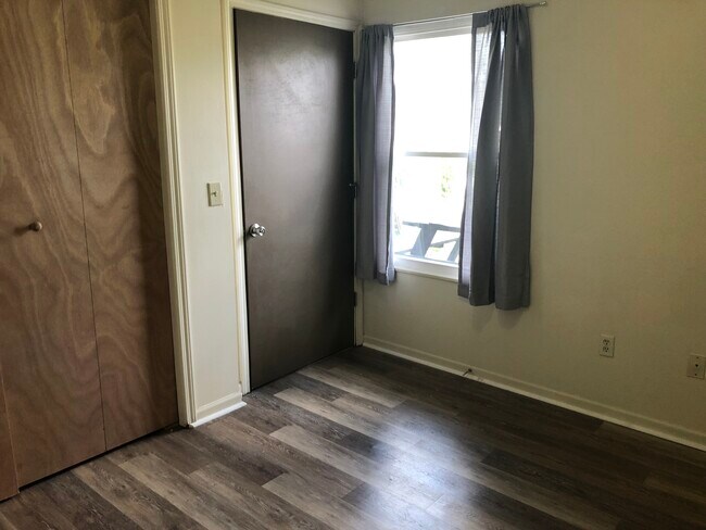1st Floor Bathroom - 1549 Whitehall Blvd