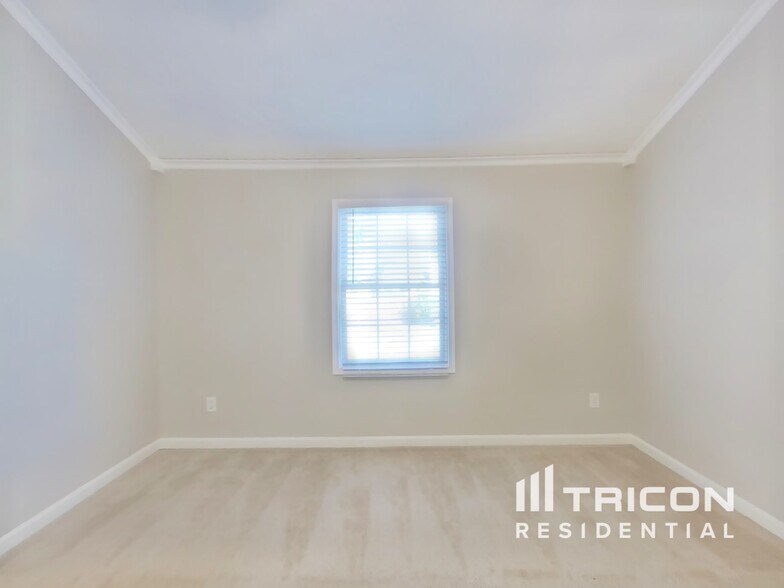 Building Photo - 4100 Steele Oaks Dr