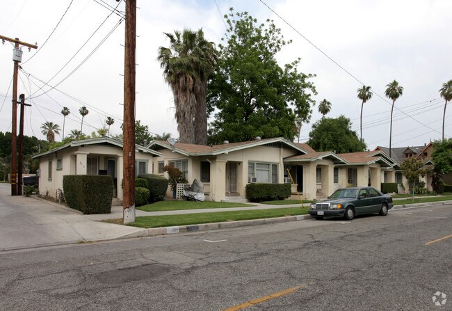 Primary Photo - 3915-3945 11th St