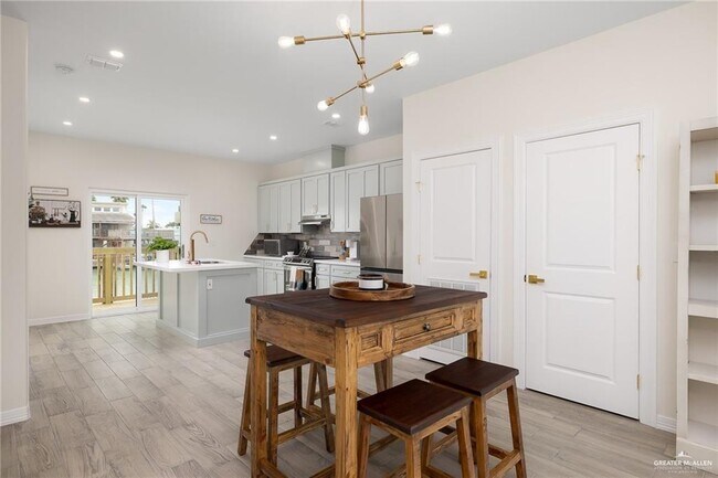 Building Photo - 38 Bass Ave