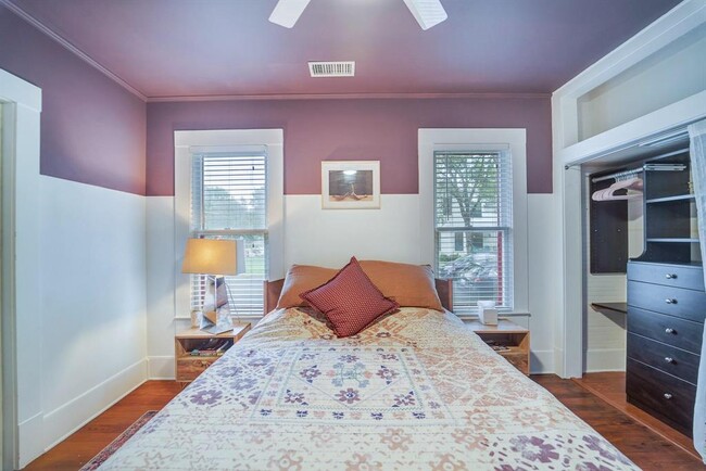 Building Photo - 501 W 41st St