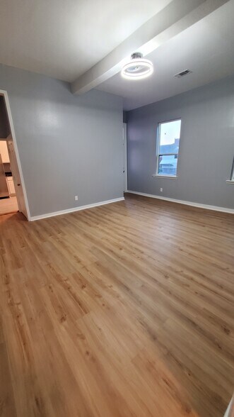 Living Room - 2027 General Taylor St