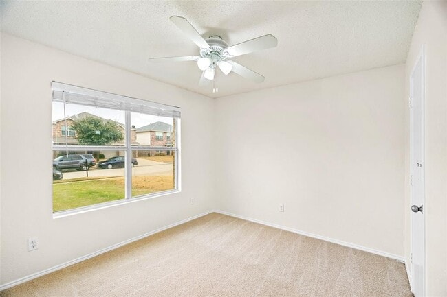 Building Photo - 2149 Franks St
