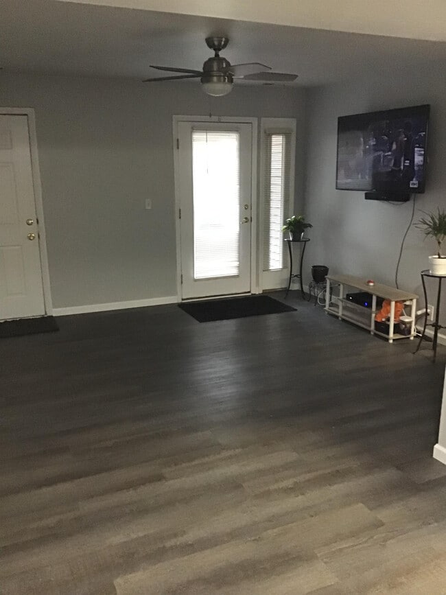 Building Photo - 4110 S Oak Meadows Dr