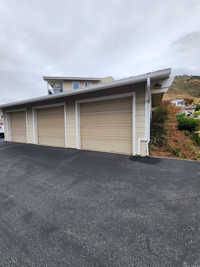 Building Photo - Adorable Shell Beach Home in Gorgeous Ocean View Community- Tons of Amenities!