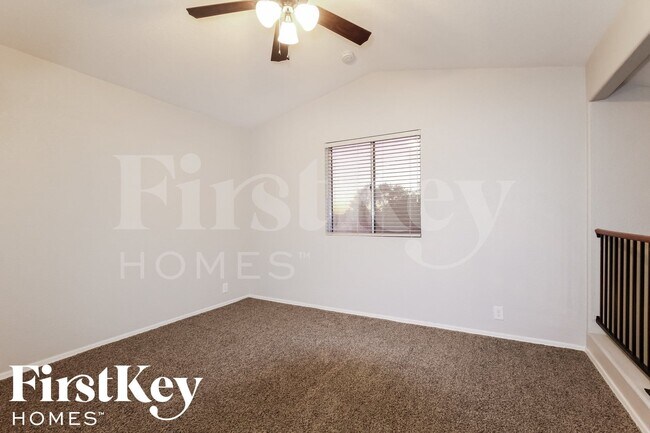 Building Photo - 11220 N 60th Dr