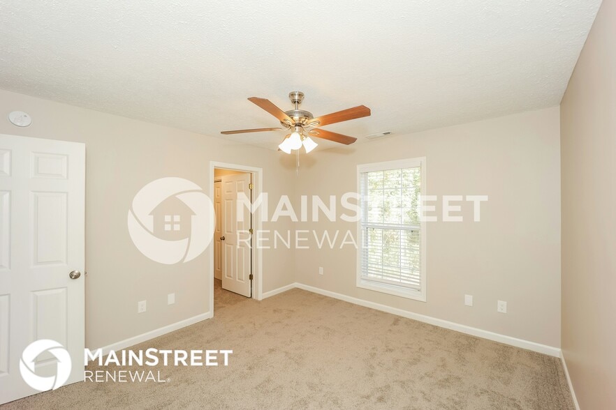 Building Photo - 5151 Hilltop Dr