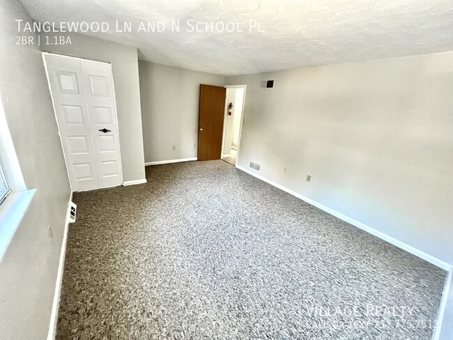 Building Photo - Spacious 2-BR Townhome in Dallastown Schoo...