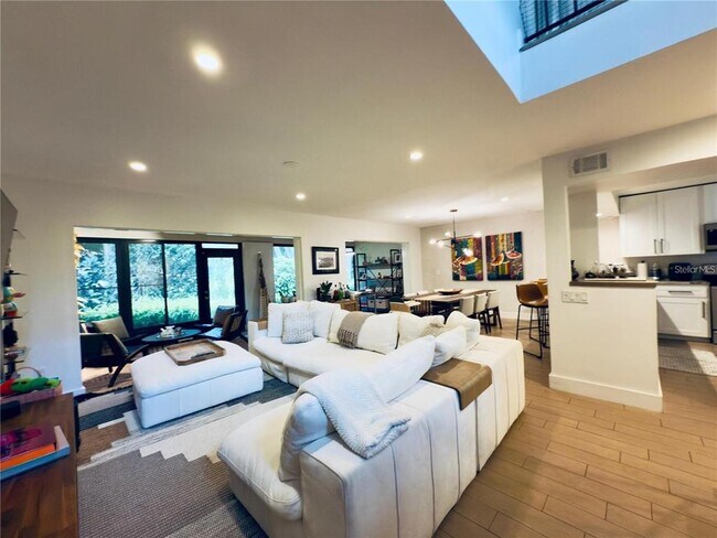 Building Photo - 8113 Breeze Cove Ln