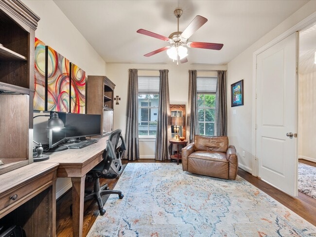 Building Photo - 249 E 27th St