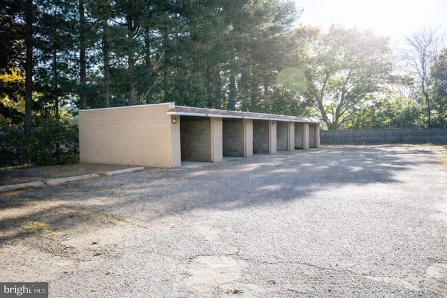 Building Photo - 56 Linwood Ave