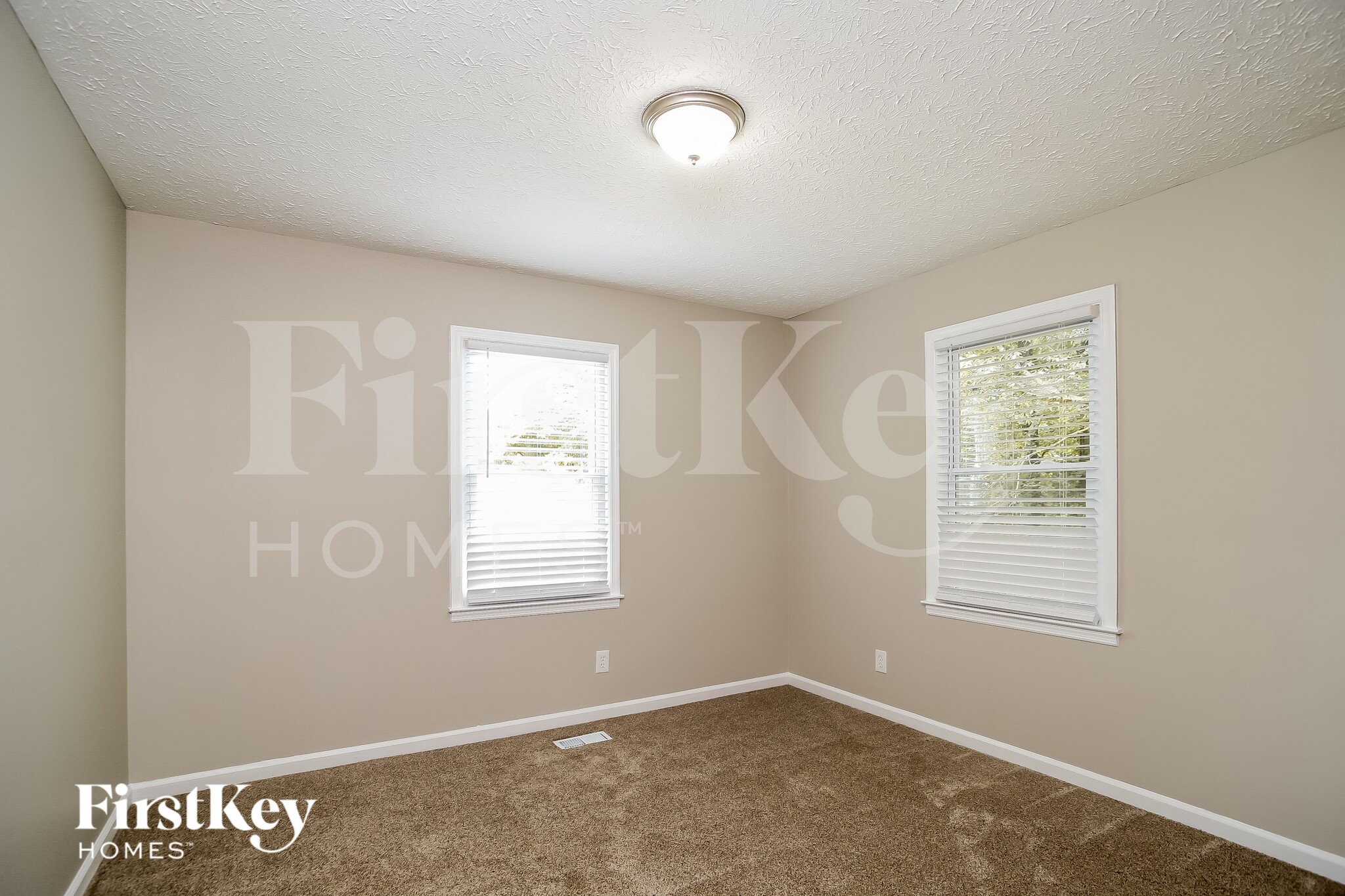Building Photo - 127 McWhirter Pl