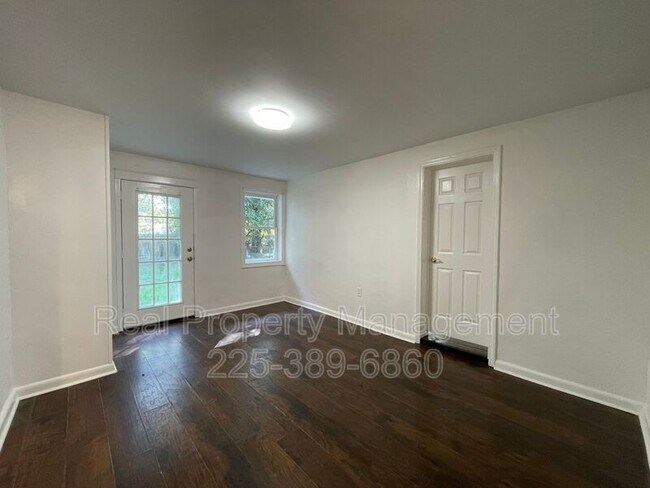 Building Photo - 9642 Lewis St