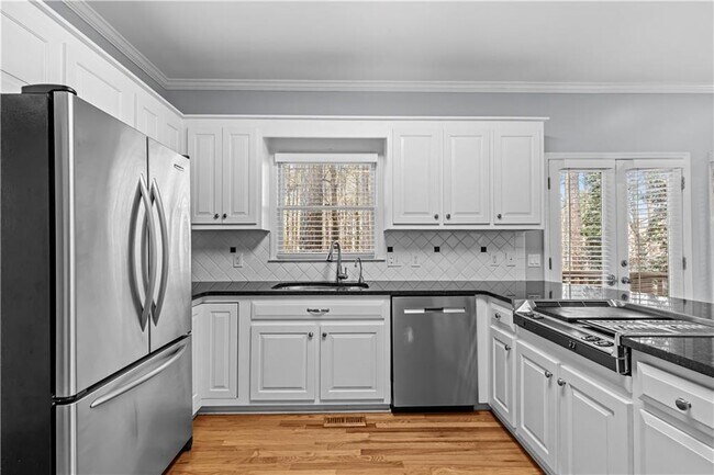 Building Photo - 3460 Goldenrod Dr