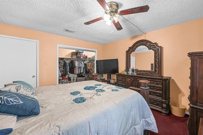 Building Photo - 8829 Carousel Ln