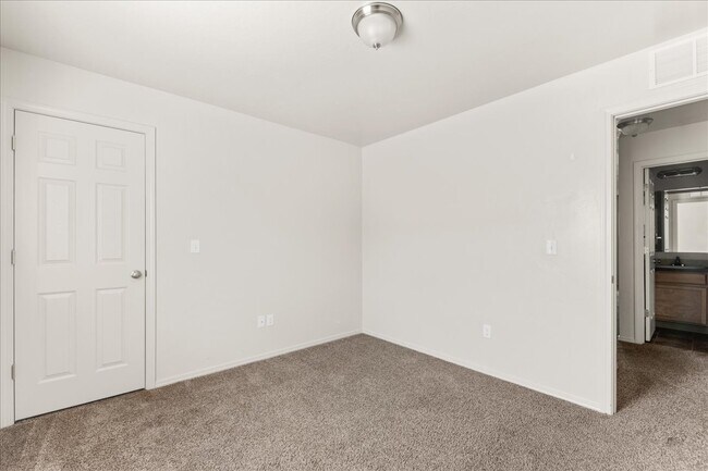 Building Photo - 11695 Altamont St