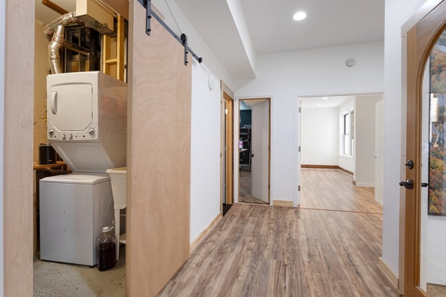 Building Photo - 4837 W Irving Park Rd