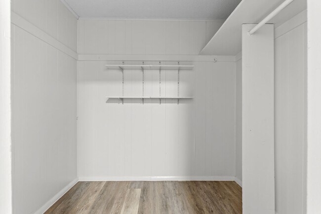 Building Photo - 3BR/1BA Home with W/D Hookups + Holiday Move-In Special $250 !!