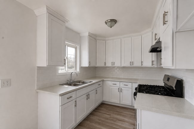 Interior Photo - 9215 Sepulveda Apartments