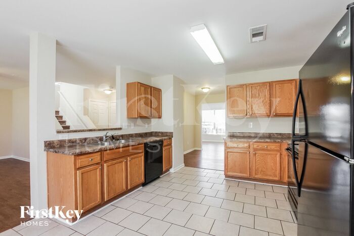 Building Photo - 216 Winding Canyon Dr