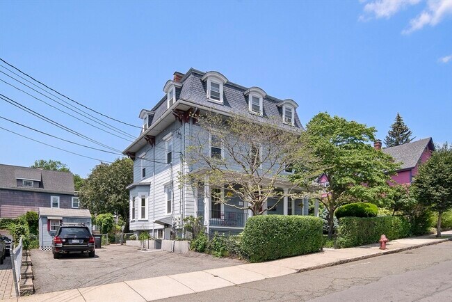 Building Photo - 38 Spring St