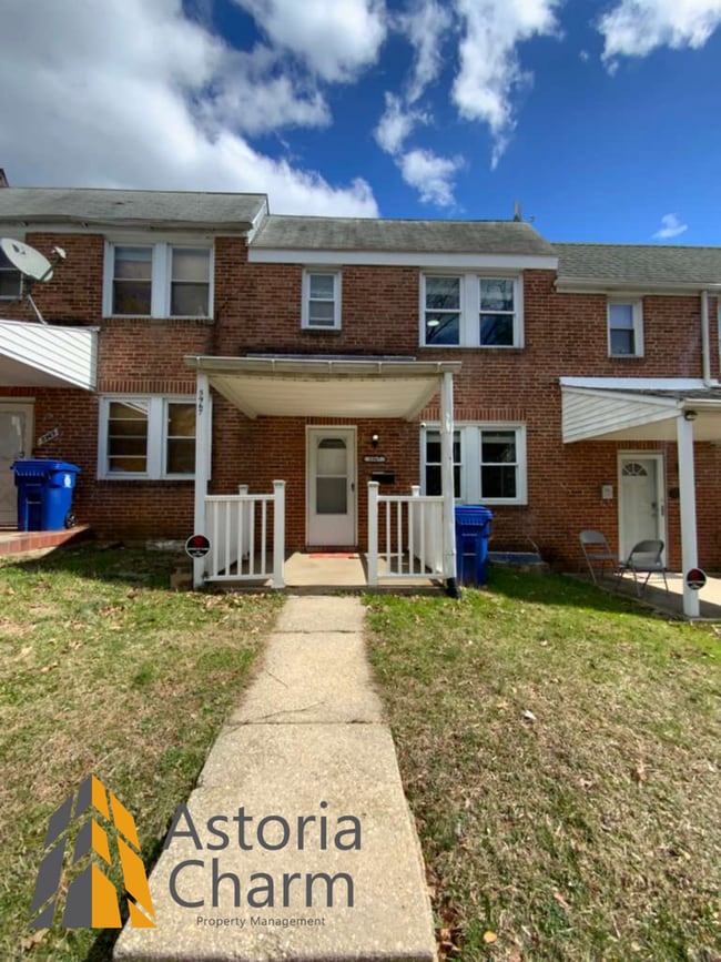 Building Photo - 3 Bedroom Home with Den and Fenced Yard in Quiet Neighborhood