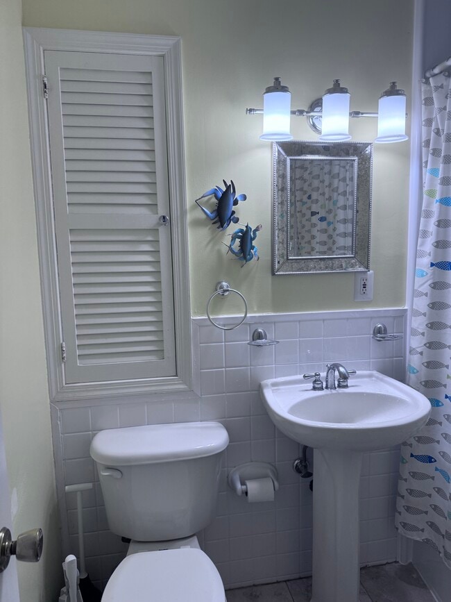 Building Photo - 5120 Sideburn Rd