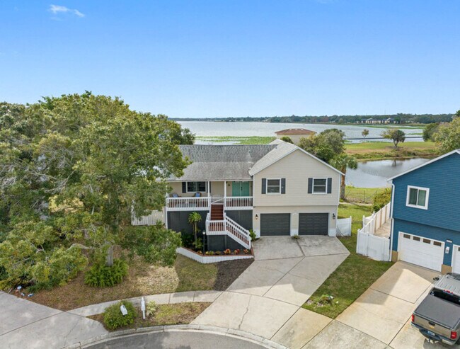 Building Photo - 12692 Pineway Dr
