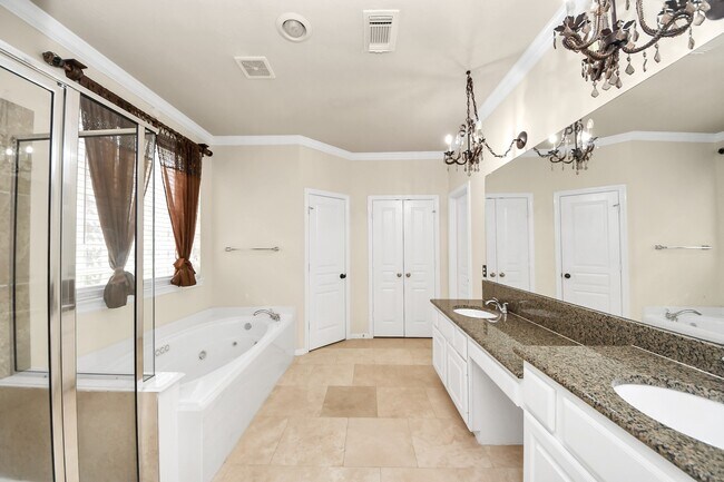 Building Photo - 2218 Longspur Ln