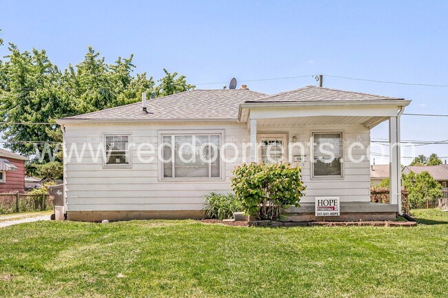 Building Photo - 1742 N Whittier Pl