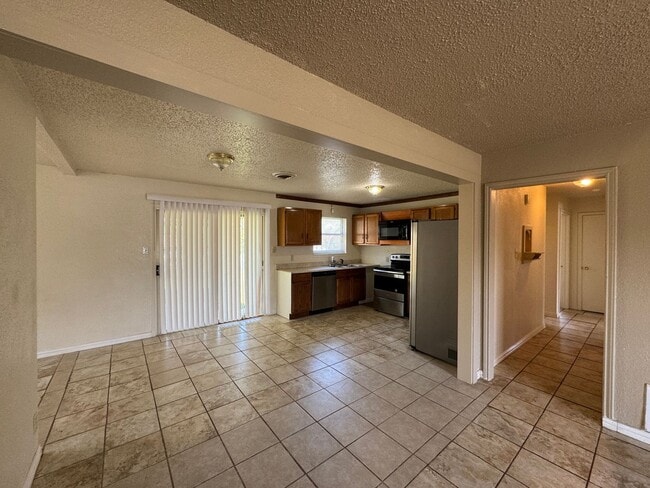 Building Photo - 3-Bedroom House for Rent in Killeen