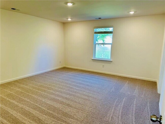 Building Photo - 66 Red Dragon Dr