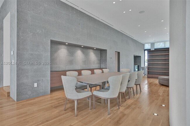 Building Photo - 240 Ocean