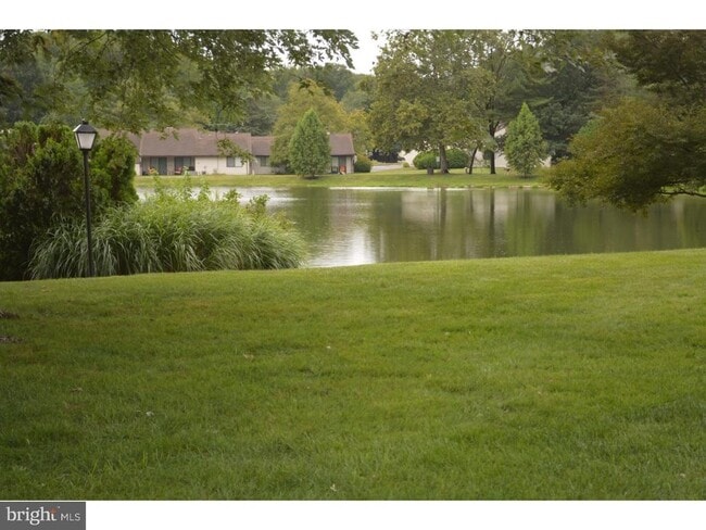 Building Photo - 23B E Daisy Ln