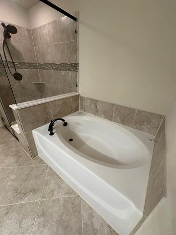 Building Photo - 520 Stillwater Dr