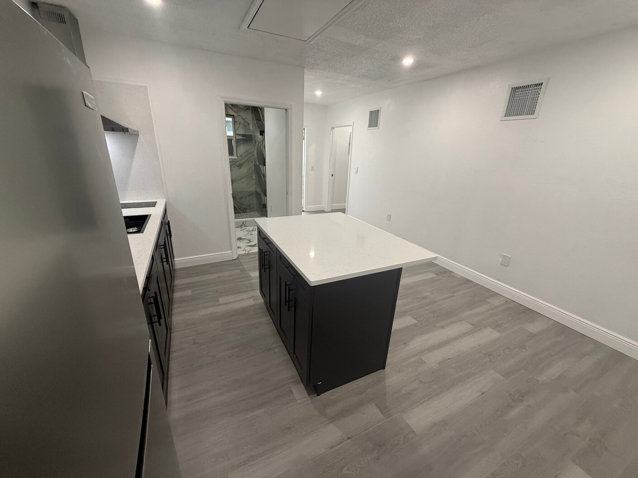 Building Photo - 2331 Glenridge Dr