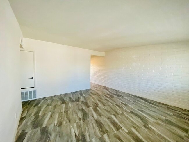Building Photo - 1/2 Off First Full Month's Rent! Spacious Design Meets Modern Living in this Private 2 bedroom 1 ...