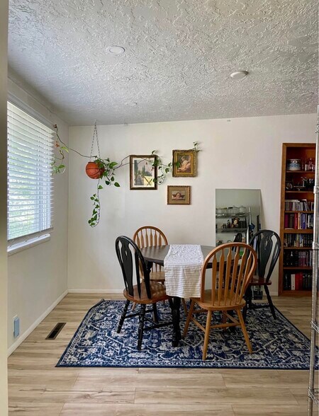 Building Photo - 165 S 600 W