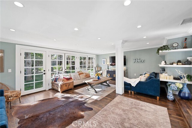 Building Photo - 20852 Kittridge St