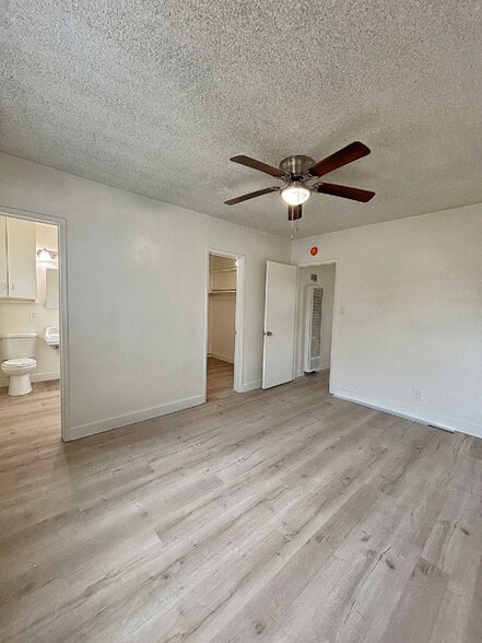 Building Photo - 219 S Lillie Ave