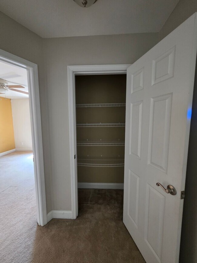 Building Photo - 177 Mill House Ln